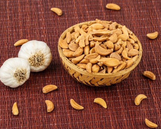 Dehydrated garlic cloves